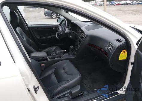 2002 Volvo V70 2.4T z USA, uszkodzony, nr VIN YV1SW58D322234873